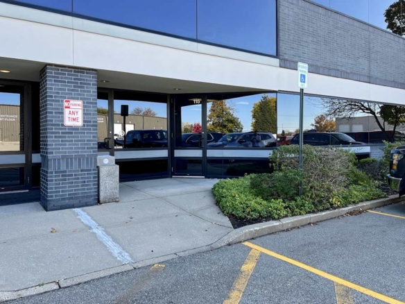 4595 Broadmoor Avenue, Grand Rapids