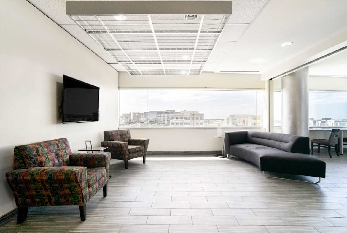 Regus (IWG) 5050 Quorum Drive Addison