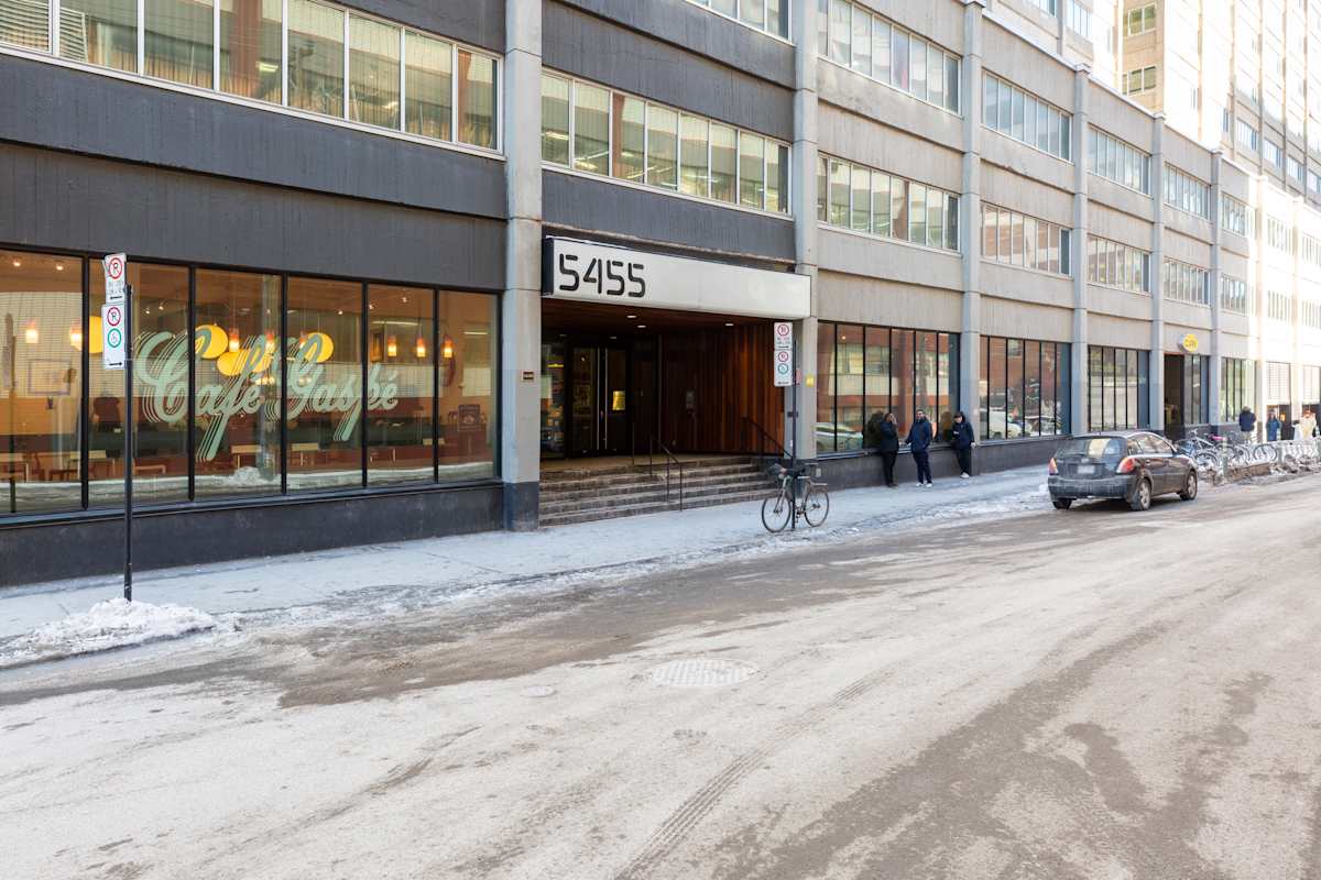 Spaces (IWG) 5455 De Gaspe Avenue Montreal