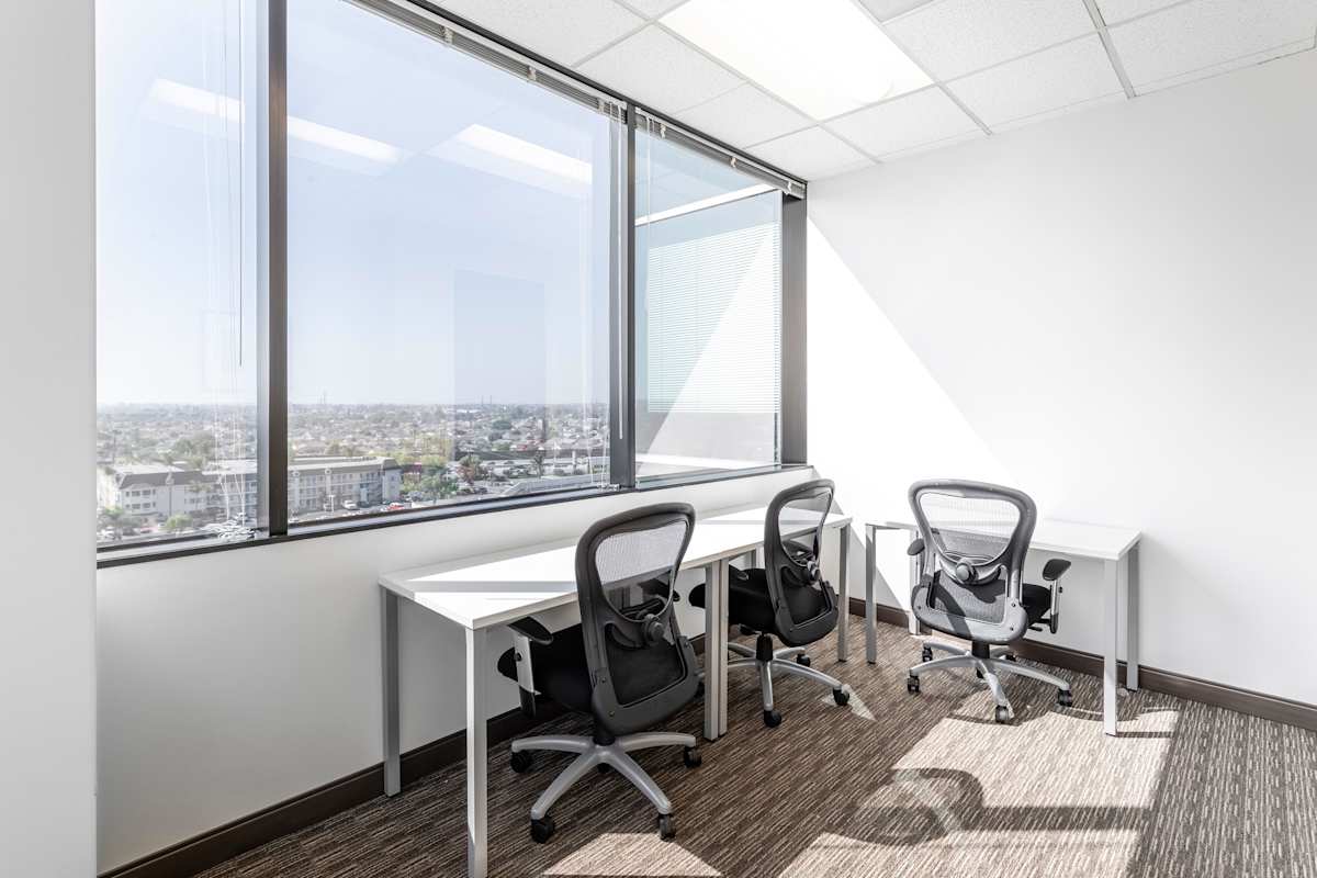 Regus (IWG) 6 Centerpointe Drive La Palma
