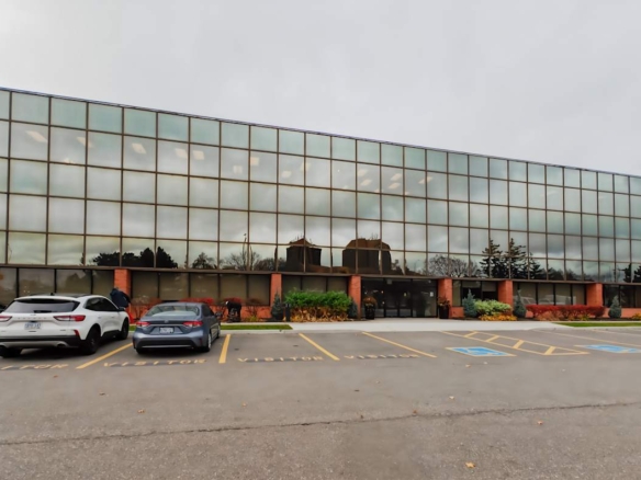 Regus (IWG) 6700 Century Ave Mississauga