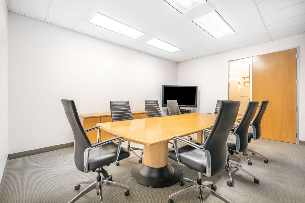 Regus (IWG) 675 Cochrane Drive Markham