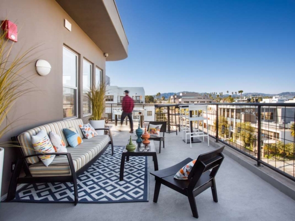 Spaces (IWG) 730 Arizona Avenue Santa Monica