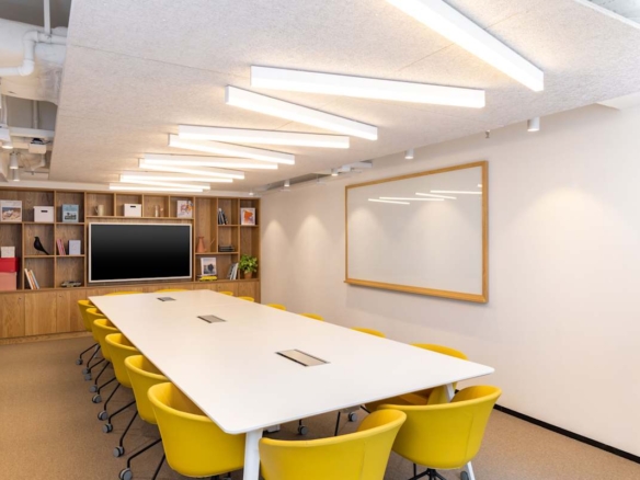 Spaces (IWG) 8 Queen's Road East Hong Kong Island