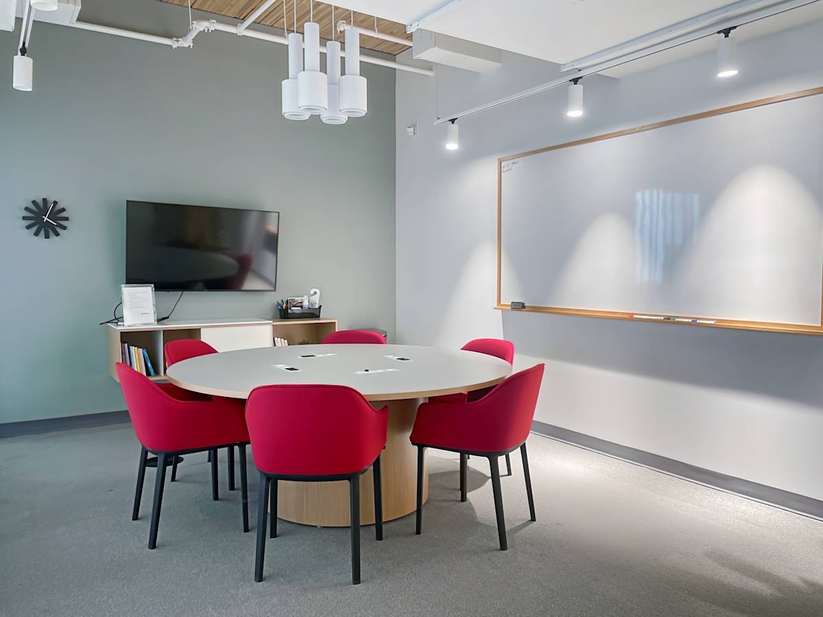 Spaces (IWG) 80 Atlantic Avenue Toronto