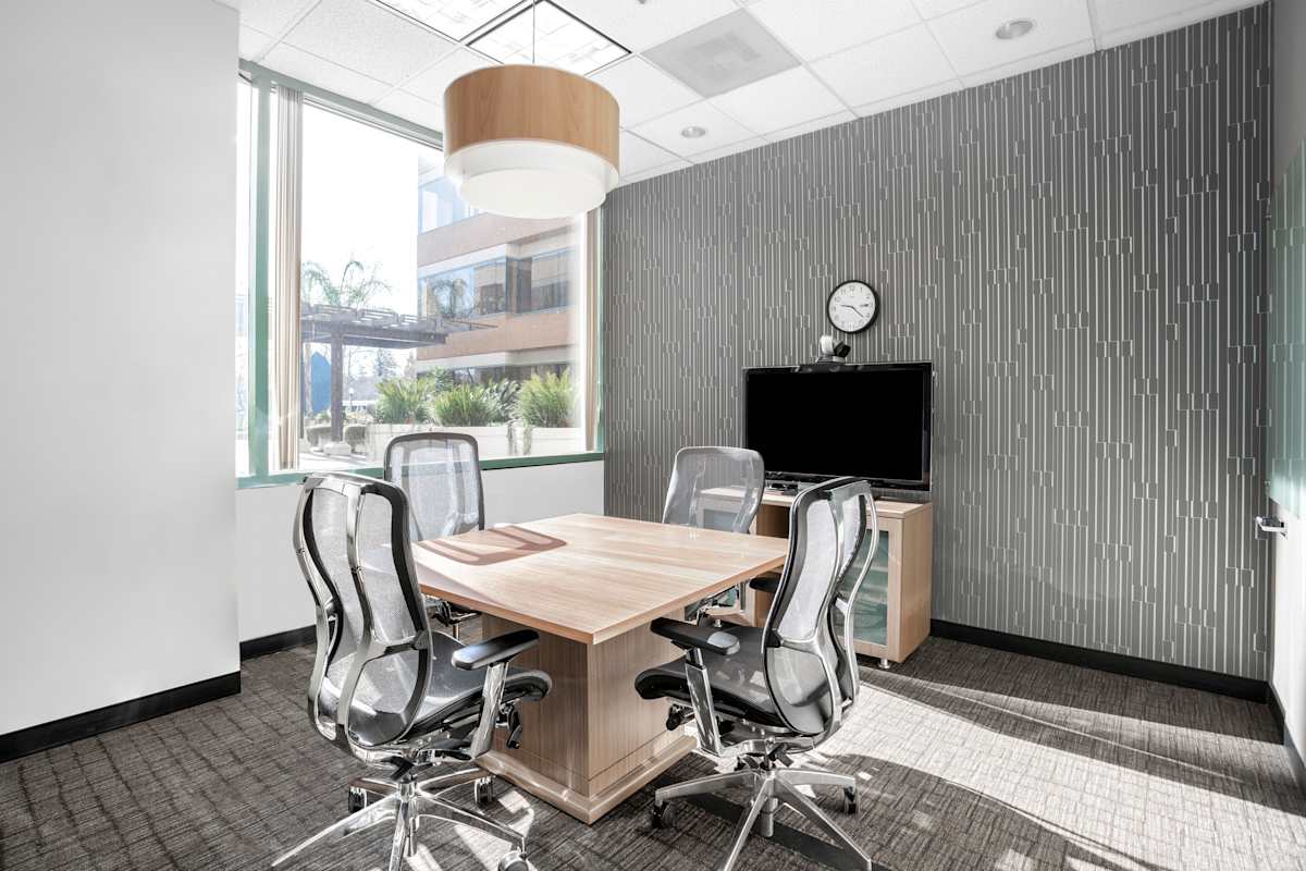 Regus (IWG) 800 West El Camino Real Mountain View