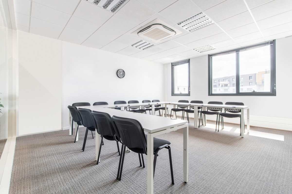 Regus (IWG) 9 Rue Gaston Boyer Reims