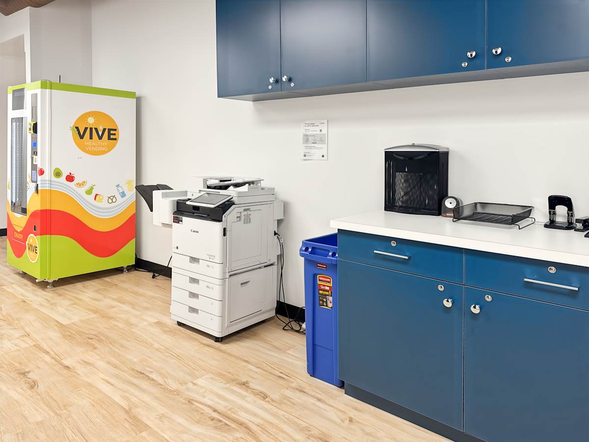93 Lombard Ave Winnipeg HQ (IWG) 93 Lombard Ave Winnipeg