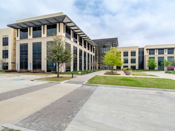 Regus (IWG) 9800 Hillwood Parkway Fort Worth