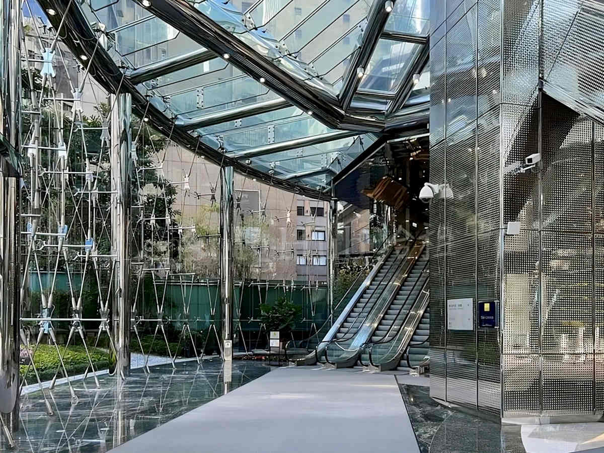 Regus (IWG) 99 Queen's Road Central Hong Kong Island