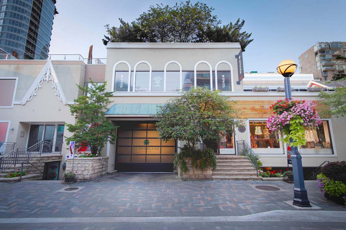 Spaces (IWG) 99 Yorkville Avenue Toronto