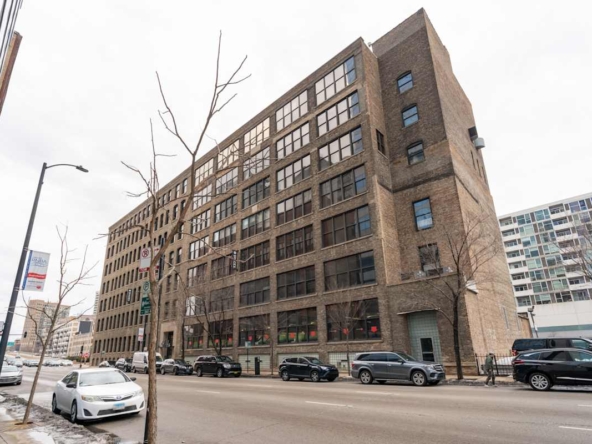 Spaces (IWG) Adlake Building Chicago