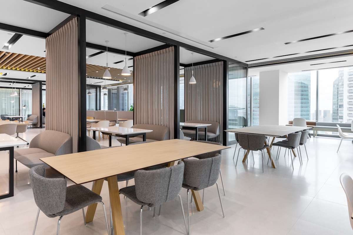 Asia-Square-Tower-1-6