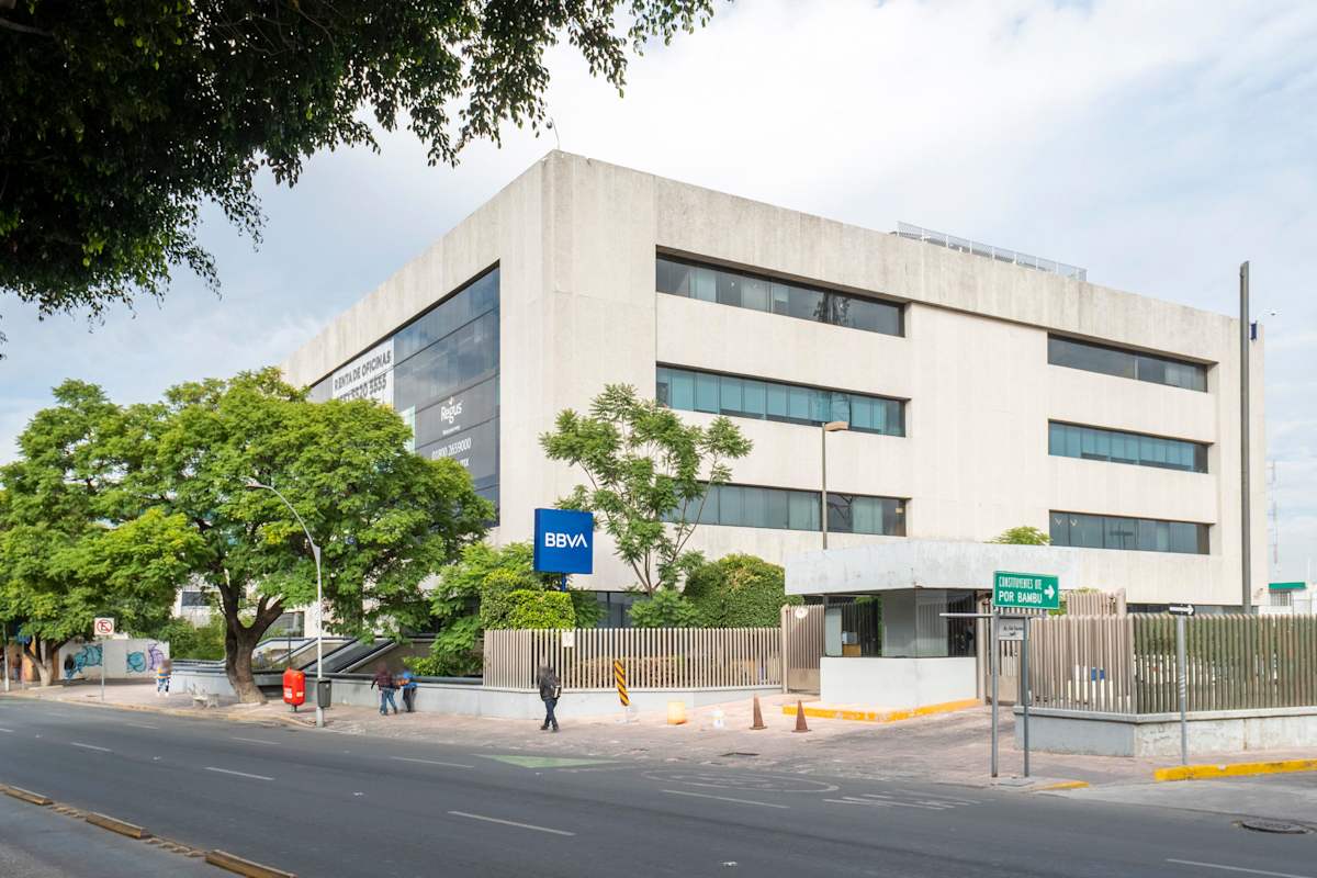 Regus (IWG) Avenida Constituyentes 120 Santiago de QuerÃ©taro