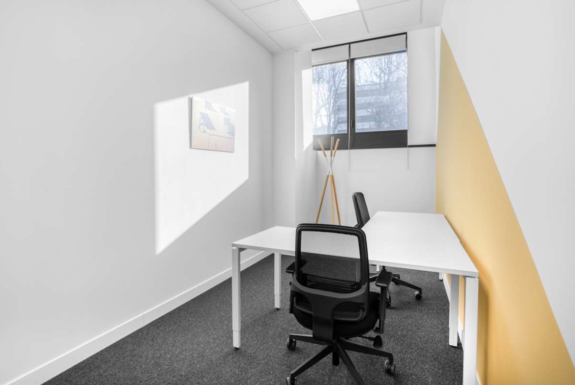 Regus (IWG) Business Park Caldera Milan