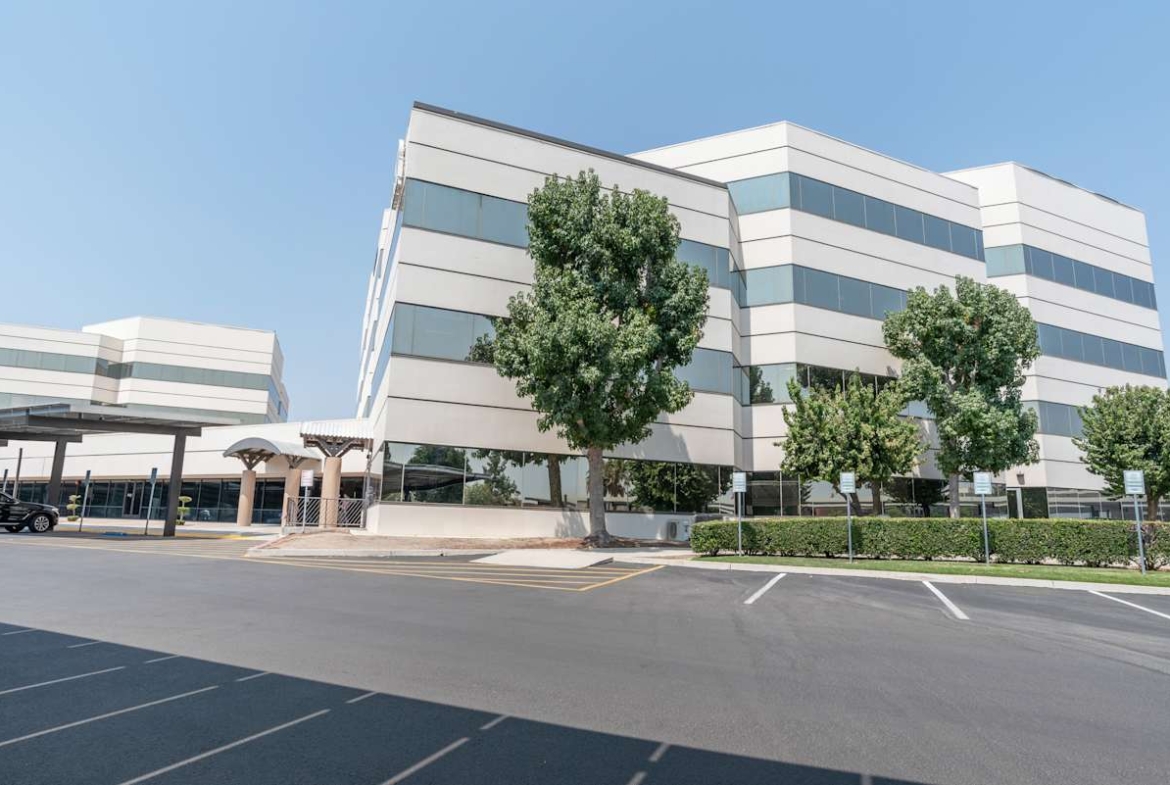 Regus (IWG) Cal Twin Towers Building Bakersfield