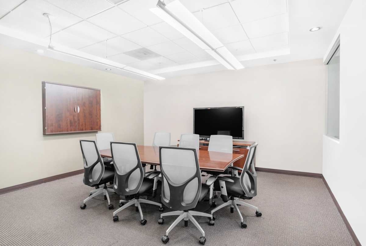 Regus (IWG) Cal Twin Towers Building Bakersfield