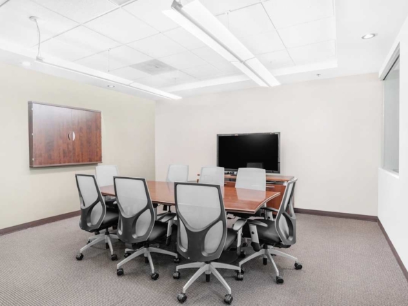 Regus (IWG) Cal Twin Towers Building Bakersfield