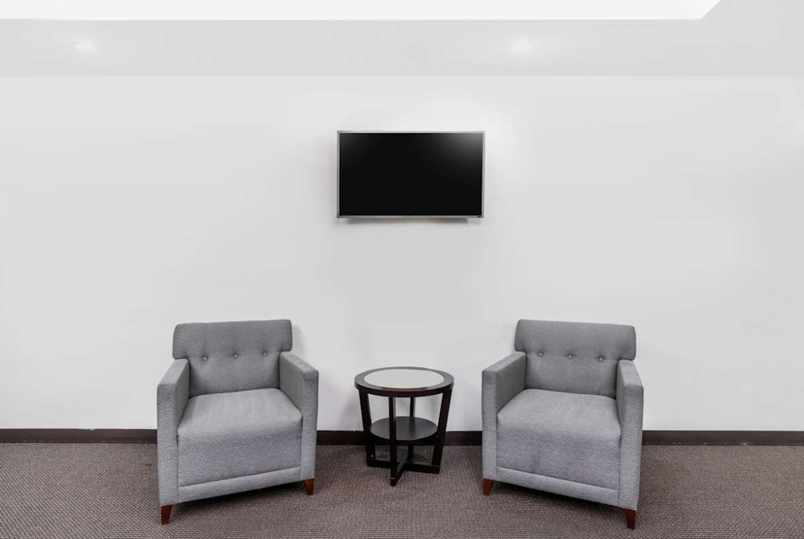 Regus (IWG) Cal Twin Towers Building Bakersfield