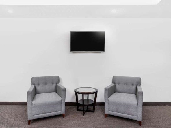 Regus (IWG) Cal Twin Towers Building Bakersfield