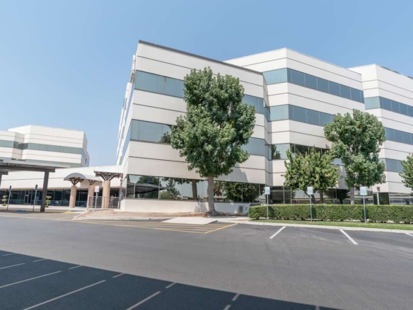 Regus (IWG) Cal Twin Towers Building Bakersfield