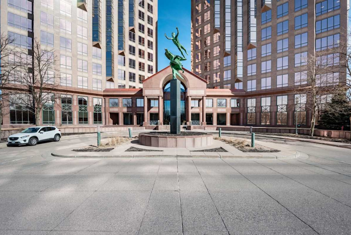 HQ (IWG) Carlson Center Minnetonka