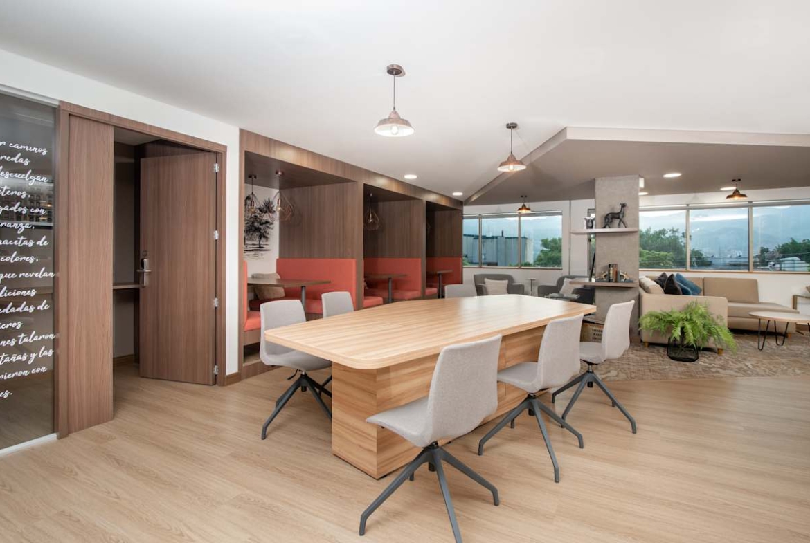 Regus (IWG) Carrera 43A 11A-44 Medellin