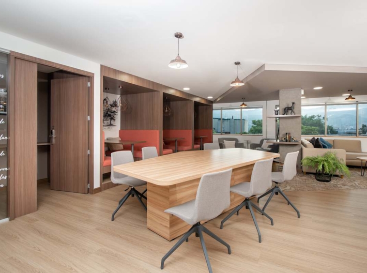 Regus (IWG) Carrera 43A 11A-44 Medellin