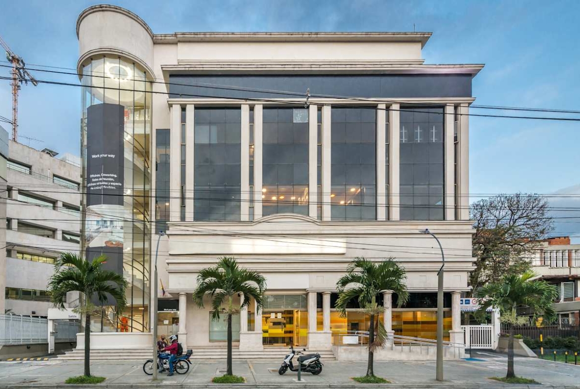 Regus (IWG) Carrera 43A 11A-44 Medellin