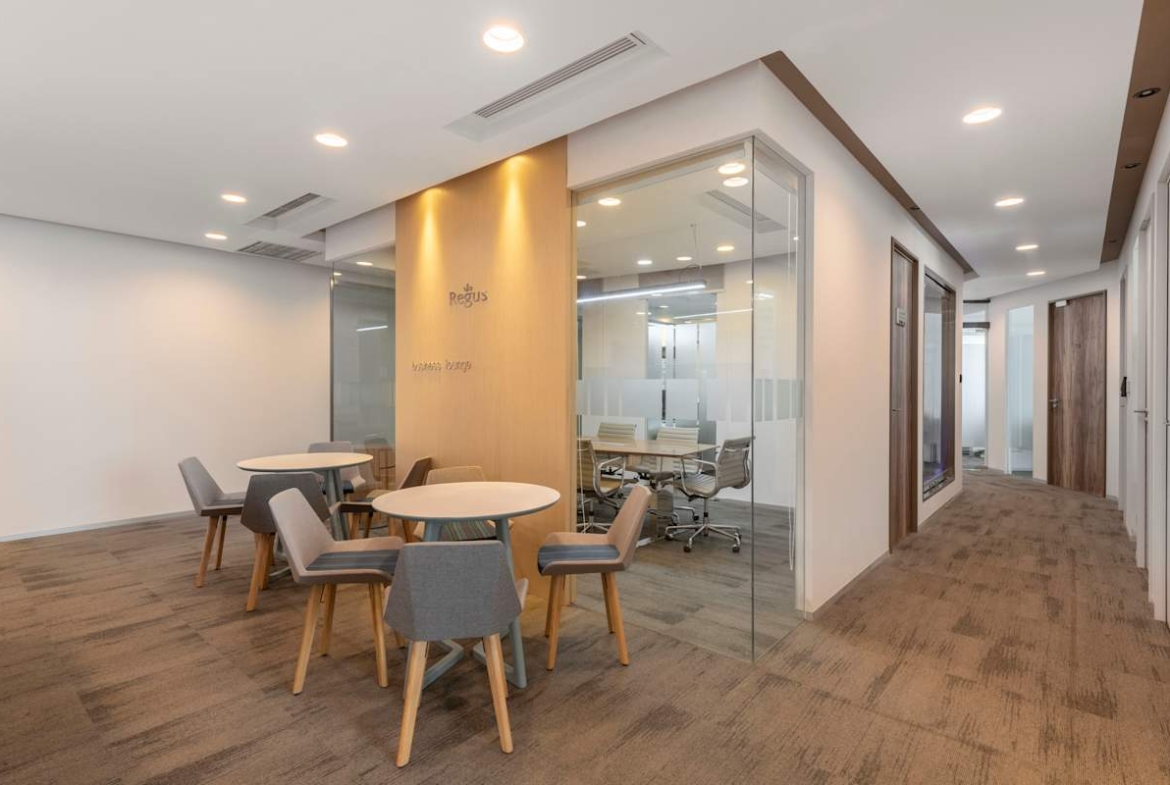 Regus (IWG) China Overseas Building Qingdao