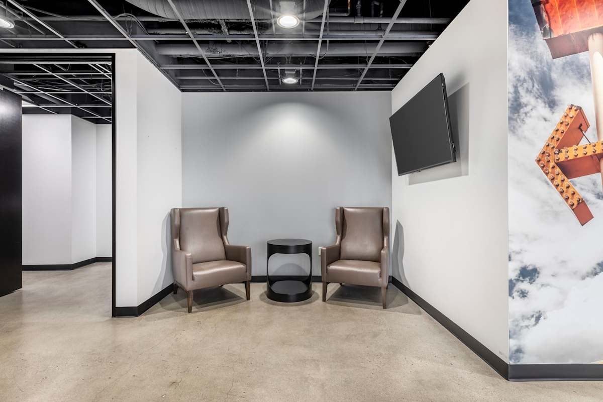 Regus (IWG) Commerce Corporate Center Commerce