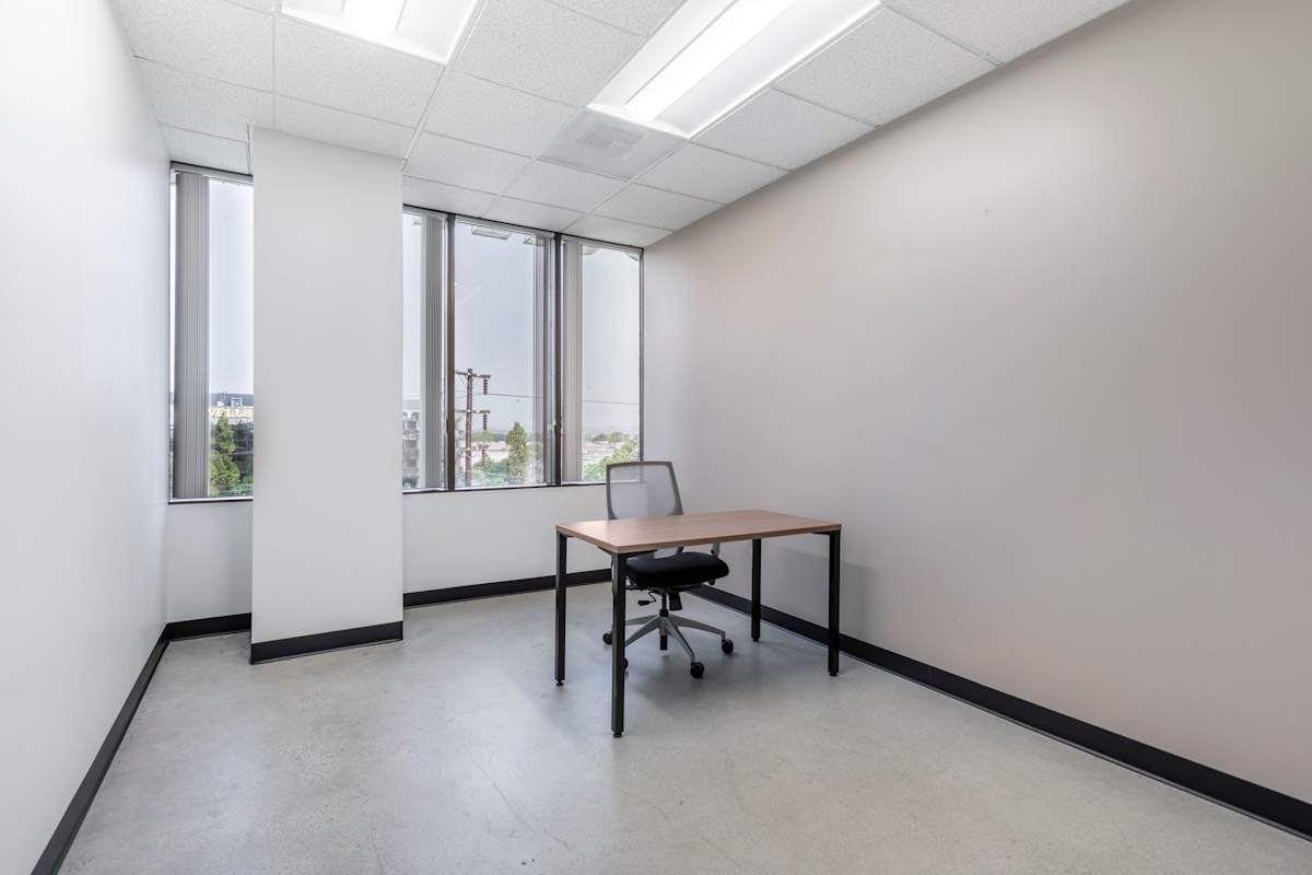 Regus (IWG) Commerce Corporate Center Commerce
