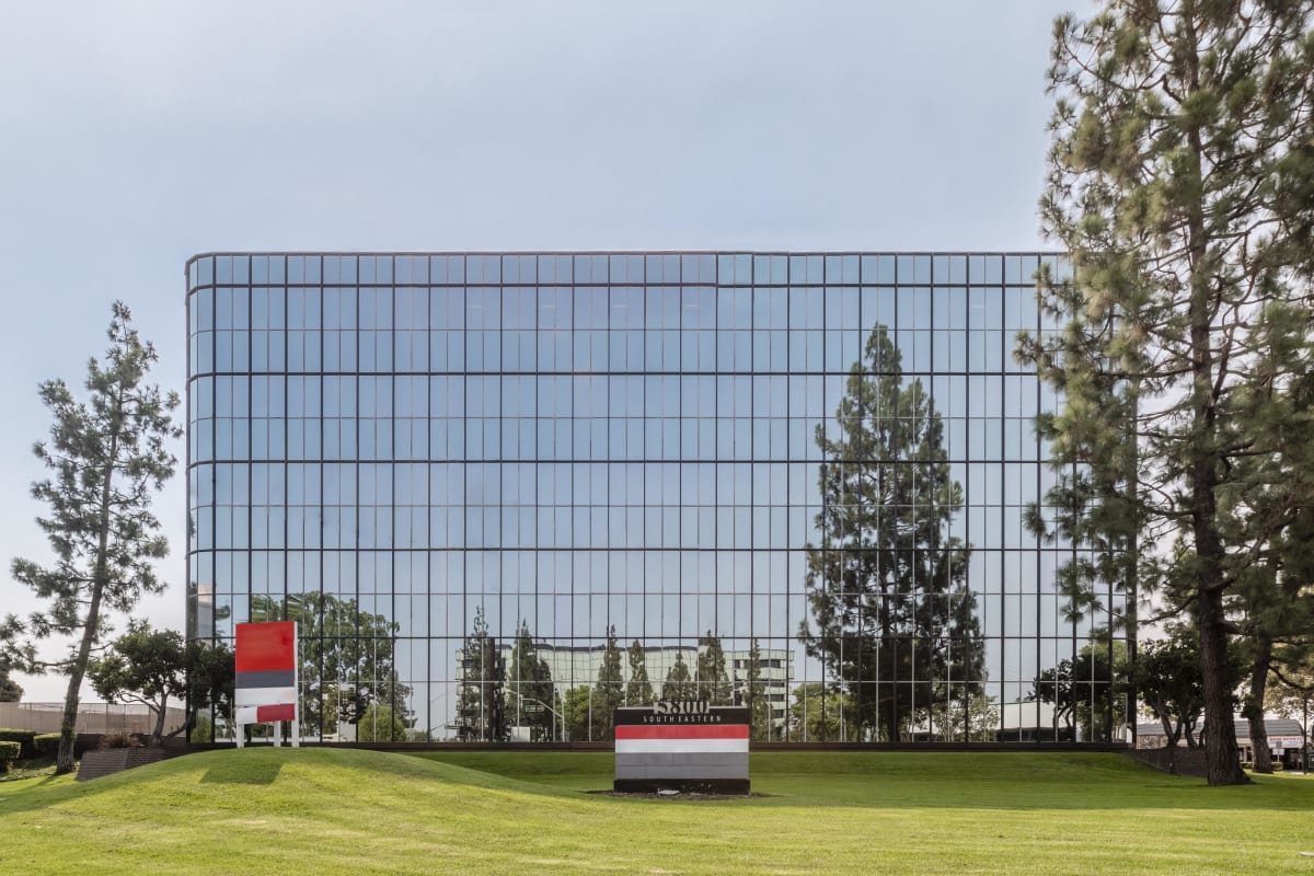 Regus (IWG) Commerce Corporate Center Commerce