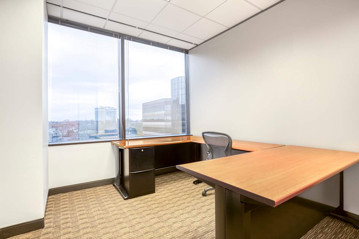 HQ (IWG) Commerce Plaza Overland Park
