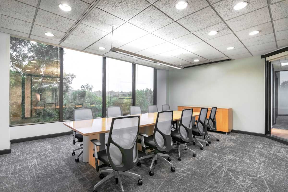 HQ (IWG) Corporate Woods Center Overland Park