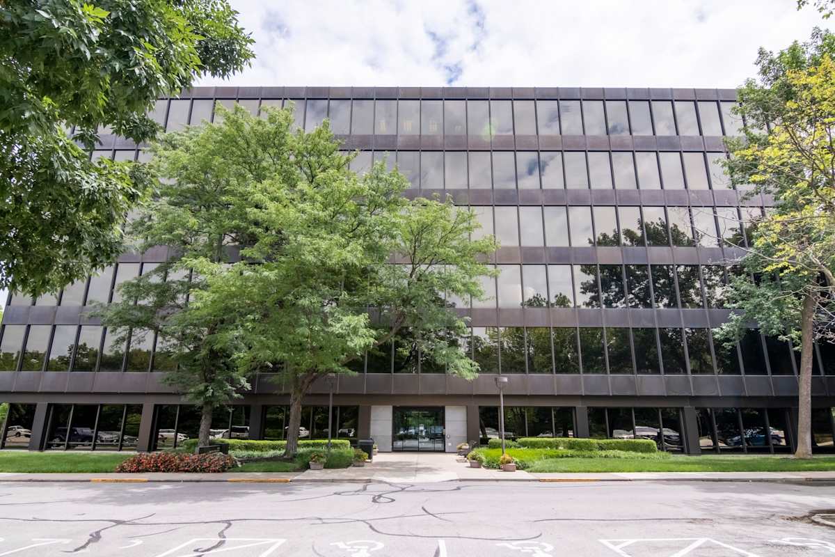 HQ (IWG) Corporate Woods Center Overland Park