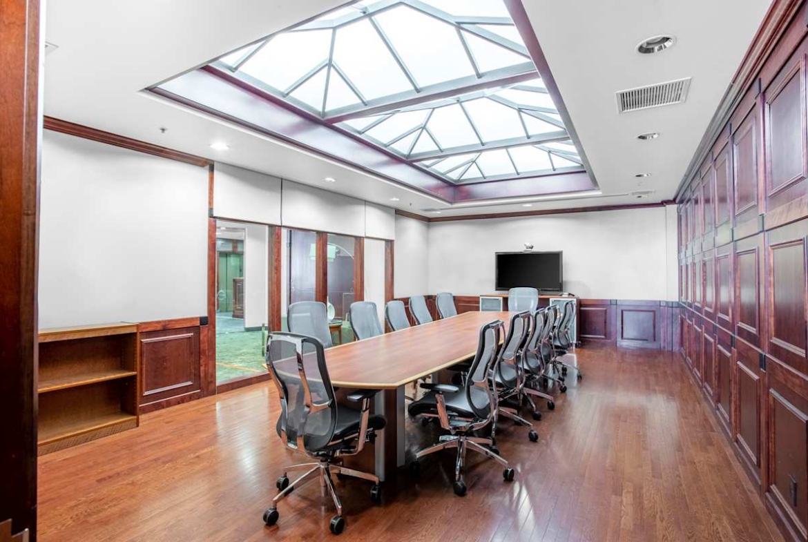 Regus (IWG) Country Club Plaza Kansas City