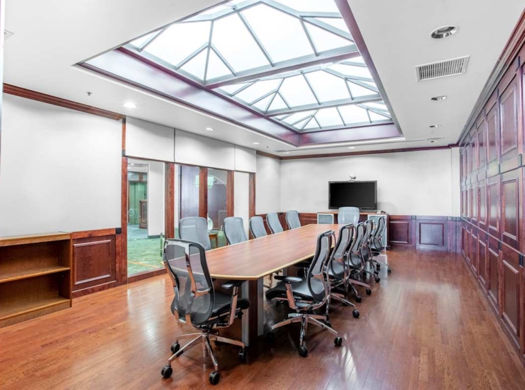 Regus (IWG) Country Club Plaza Kansas City