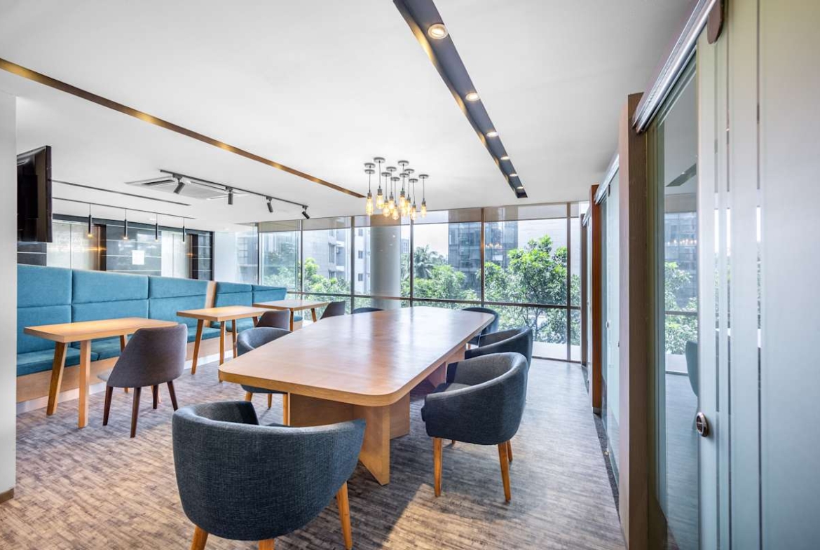 Regus (IWG) Crystal Palace Dhaka
