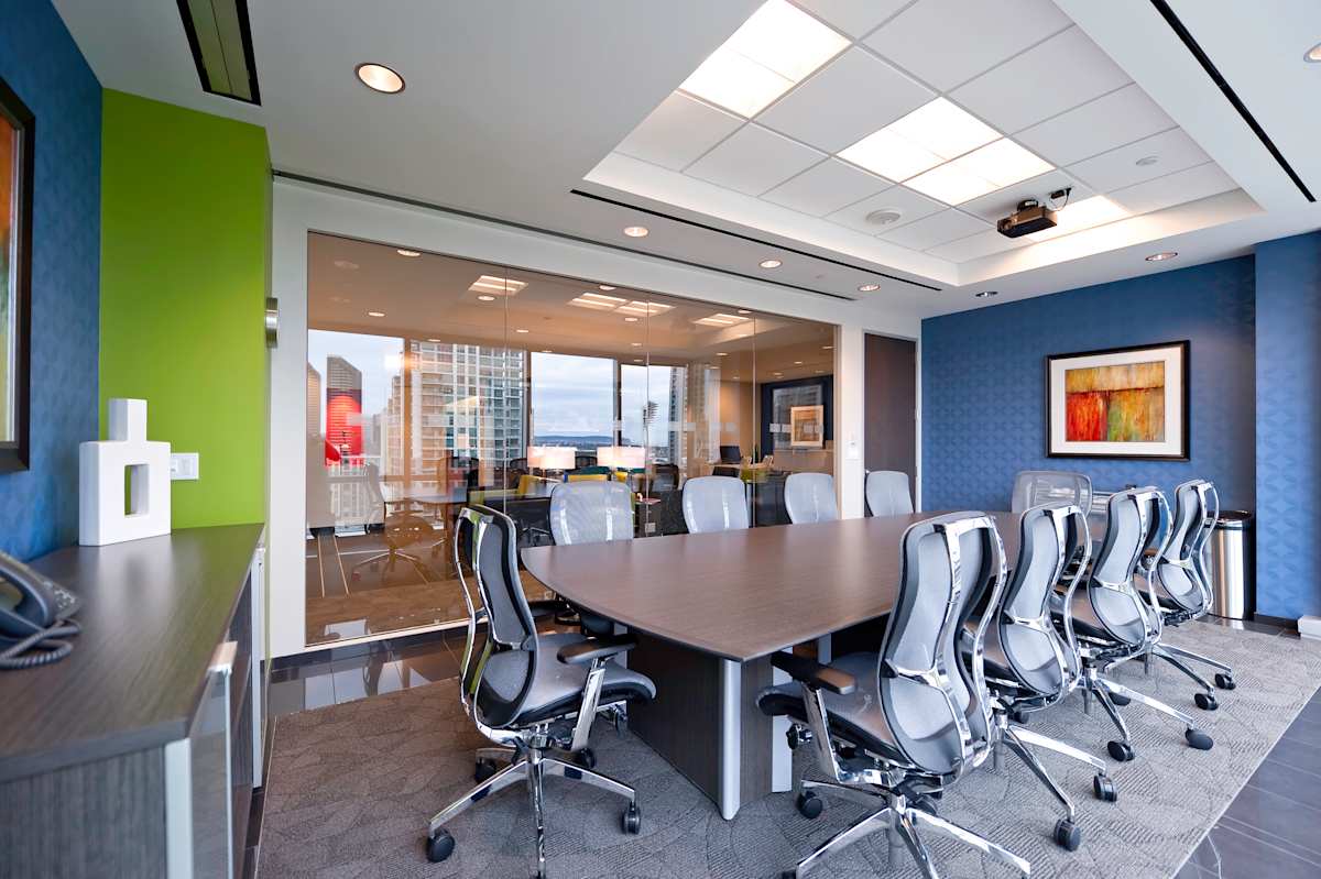 Regus (IWG) DiamondView Tower San Diego