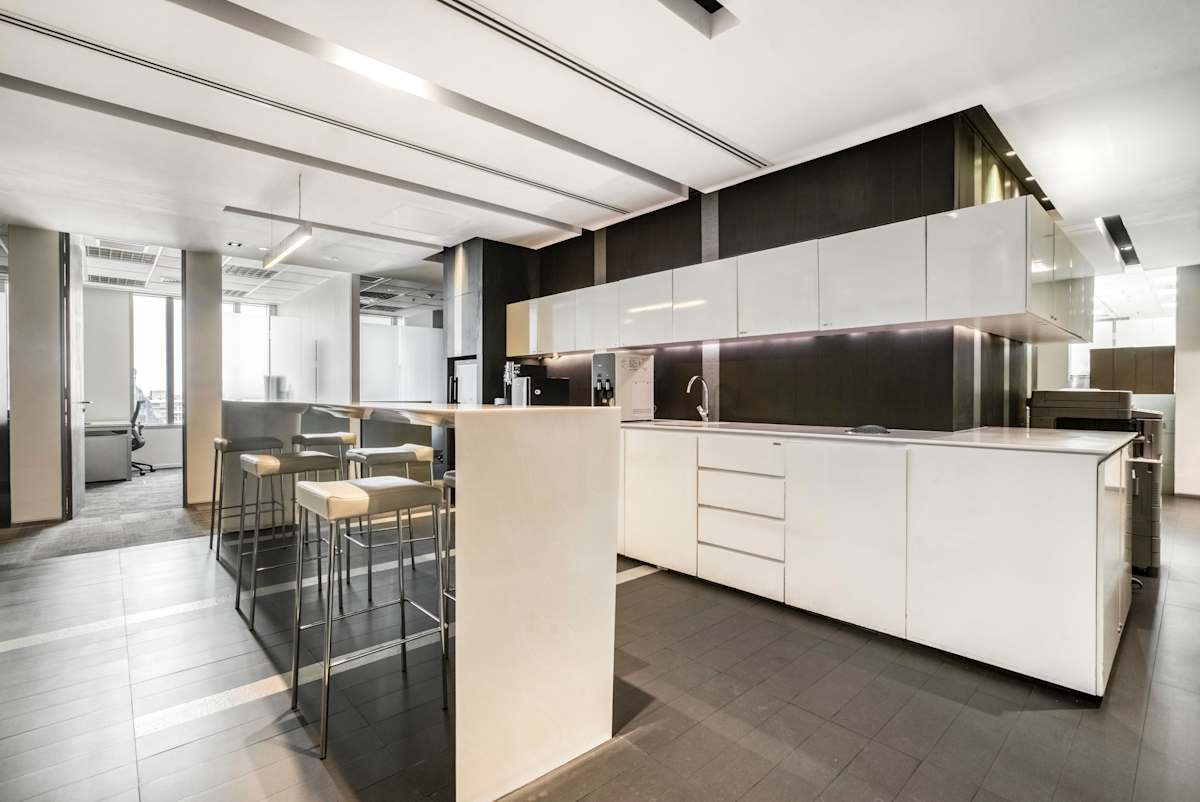 Exchange-Tower-Bangkok-4