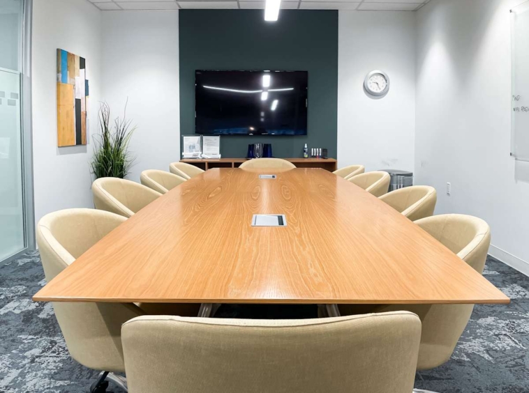 Regus (IWG) Exchange Tower Toronto