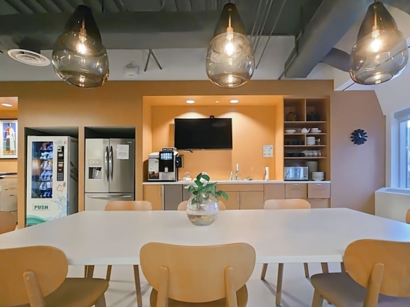 Regus (IWG) Exchange Tower Toronto