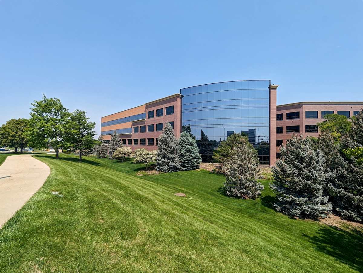 Regus (IWG) First National Bank Business Park Omaha