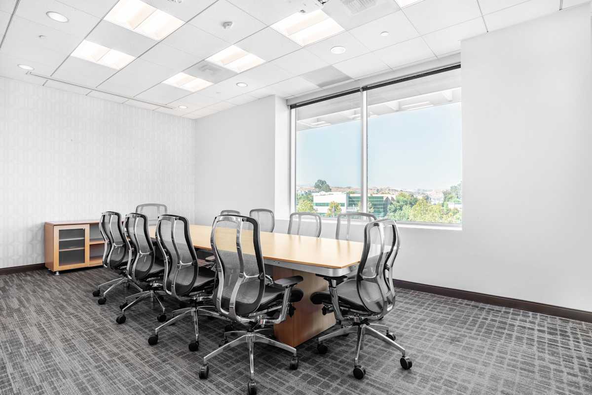 Gateway Plaza Santa Clarita Regus (IWG) Gateway Plaza Santa Clarita