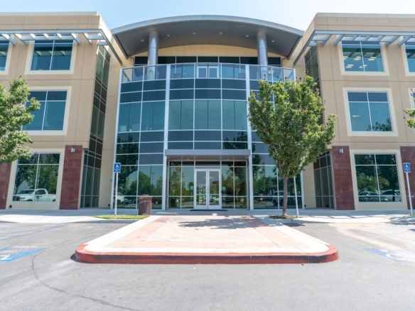 Regus (IWG) Gateway Plaza Santa Clarita