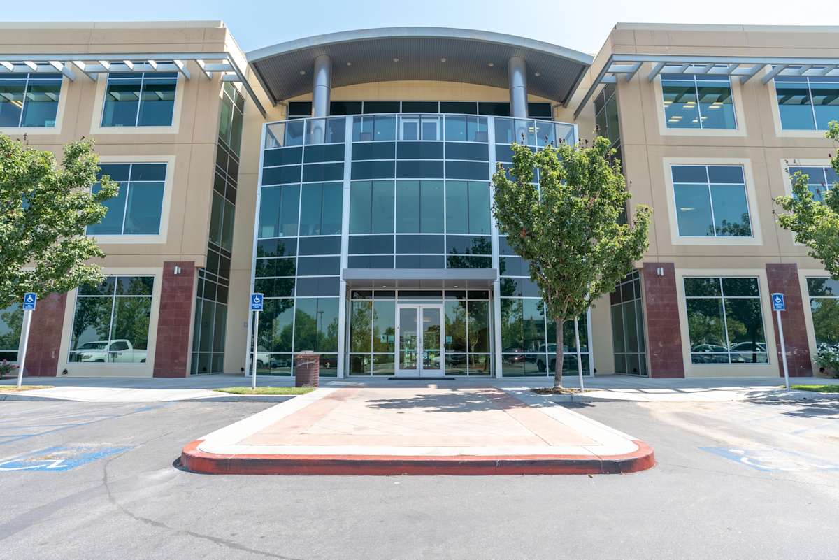 Gateway Plaza Santa Clarita Regus (IWG) Gateway Plaza Santa Clarita