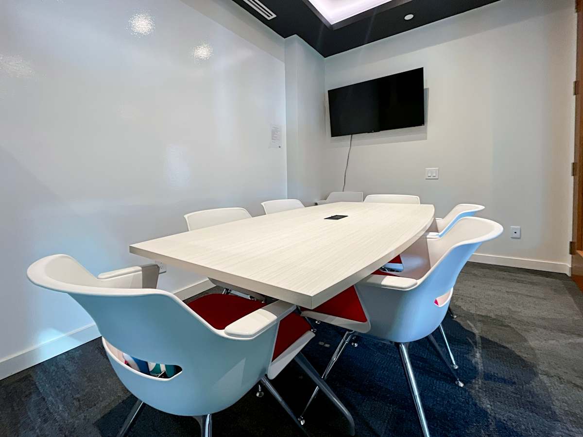 HQ (IWG) Hullmark Center Toronto