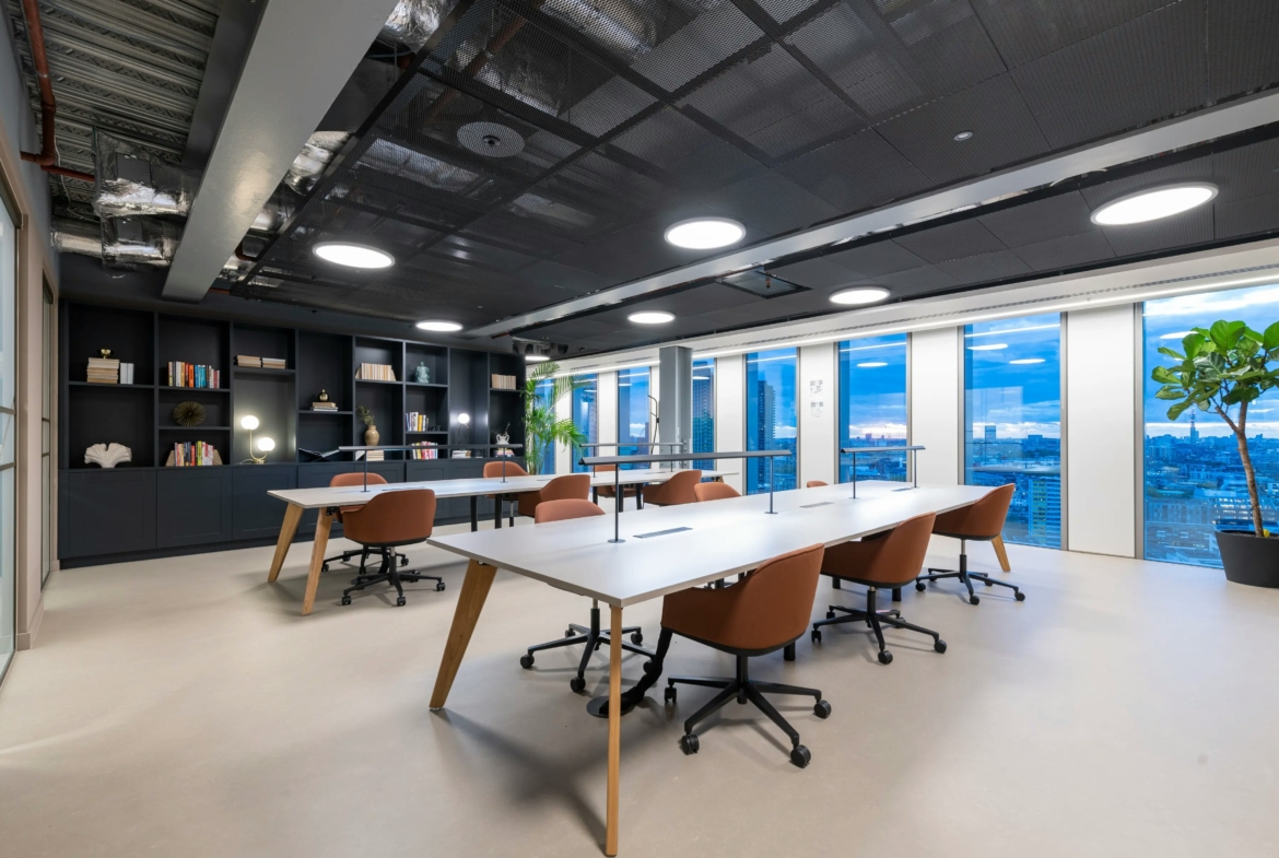 Hylo 103-105 Bunhill Row Knotel