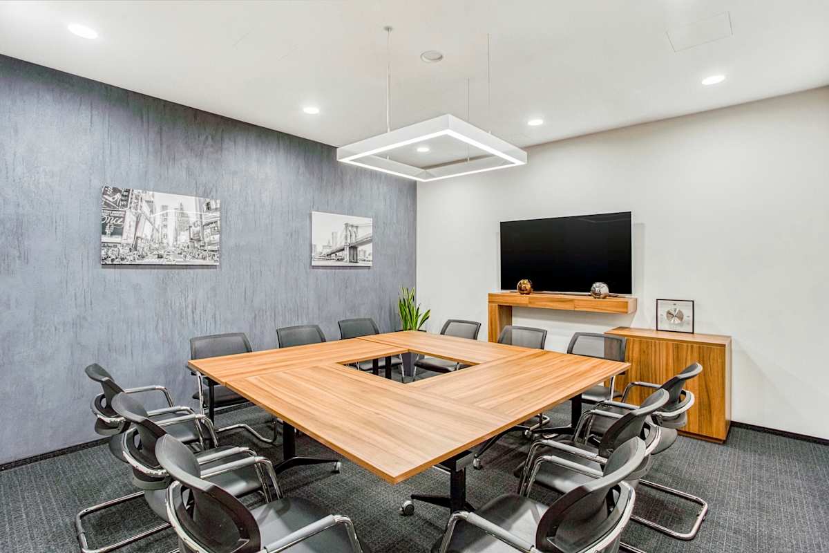Regus (IWG) IQ Centre Kyiv